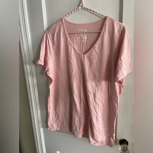 Time and Tru Light Pink V-Neck Short Sleeve Tee